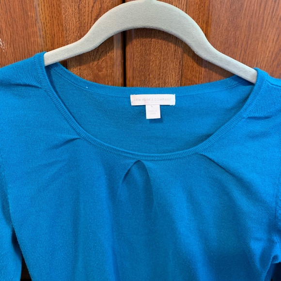 New York and Co Sweater - Picture 4 of 5